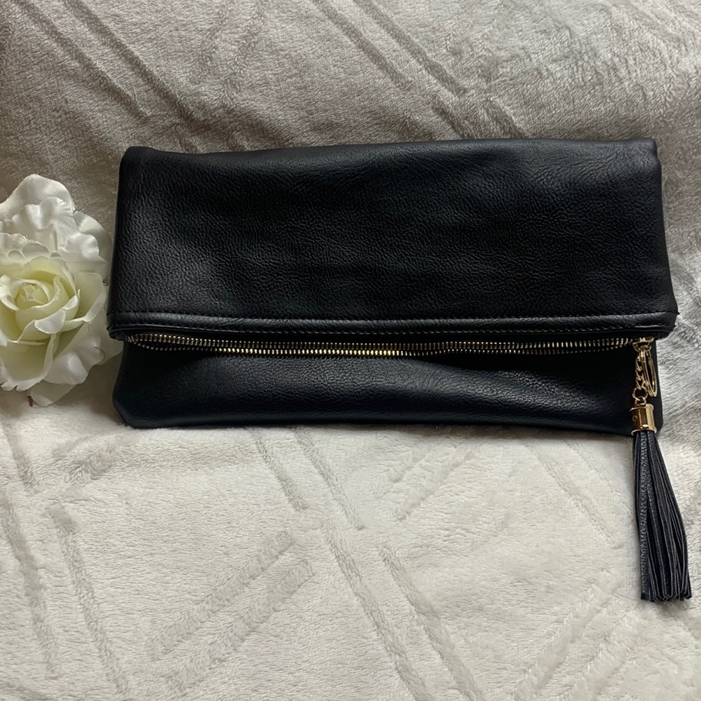 🆕NWOT Black Vegan Leather Crossbody/Clutch
